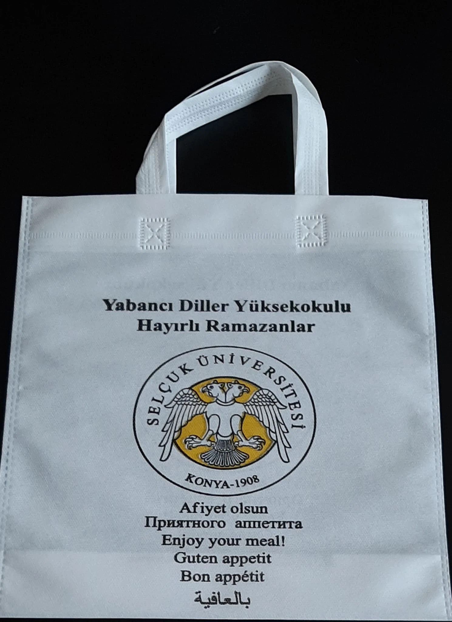 YABANCI DİLLER YÜKSEKOKULUNDA İFTARİYELİK DAĞITIMI